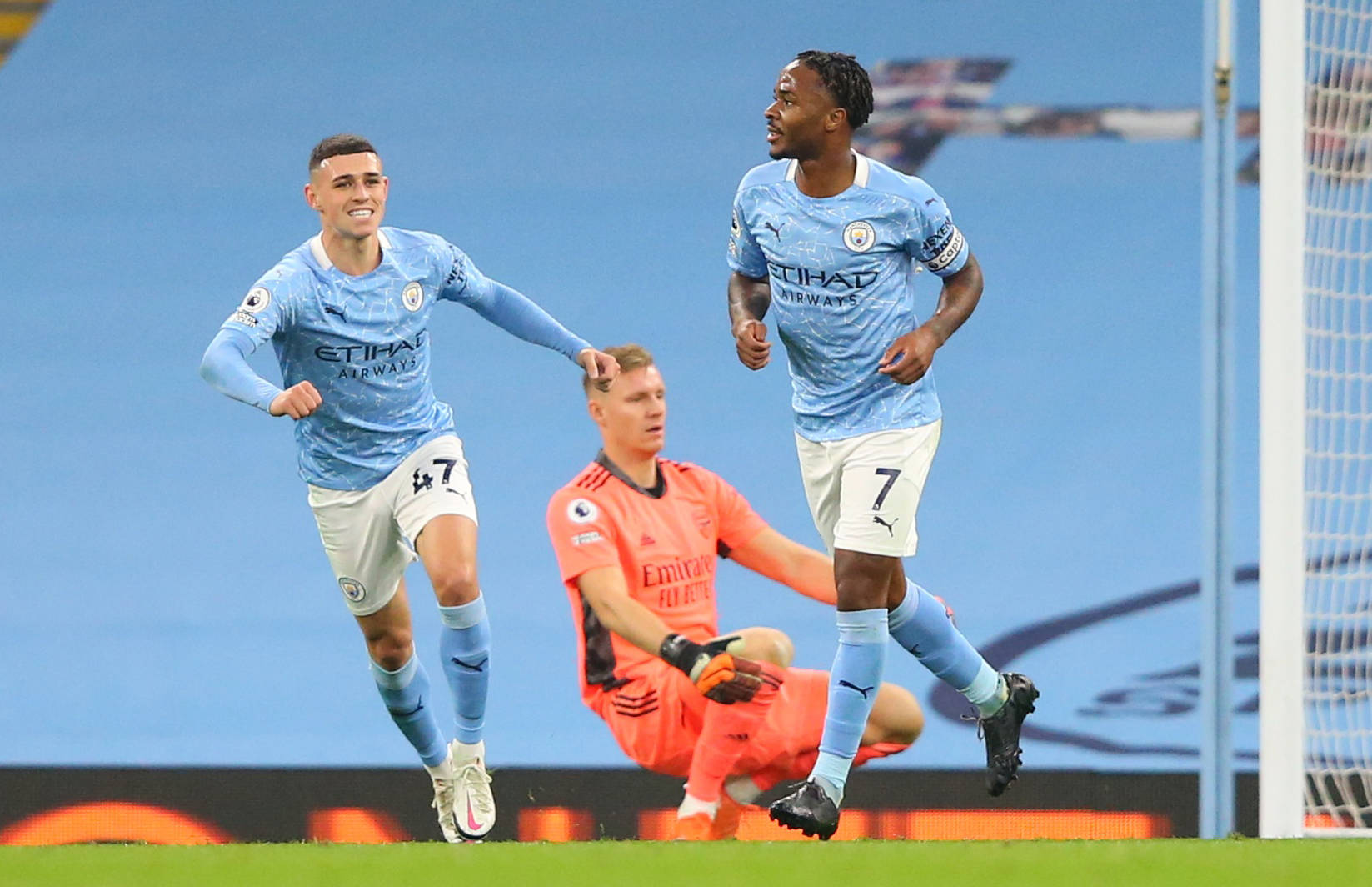 它折射出进 它折射出进